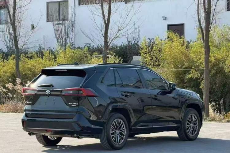 Used Toyota Wildlander 2024 2.0L CVT 4x4 Luxury PLUS Edition