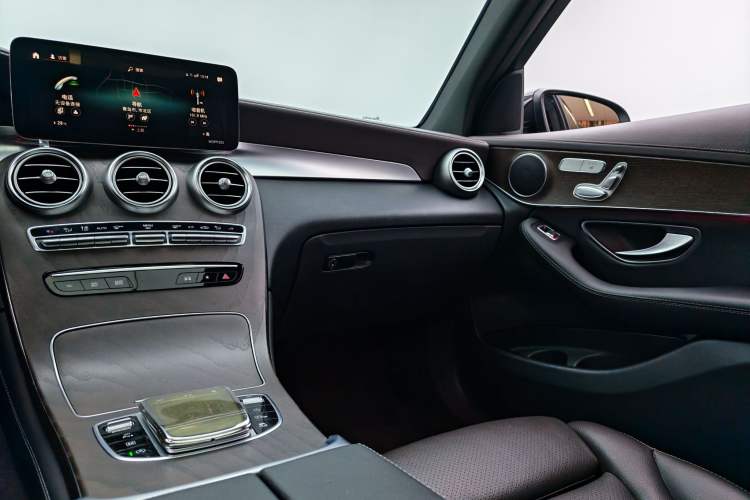 Used Mercedes-Benz GLC 2021 GLC 260 L 4MATIC Luxury Model
