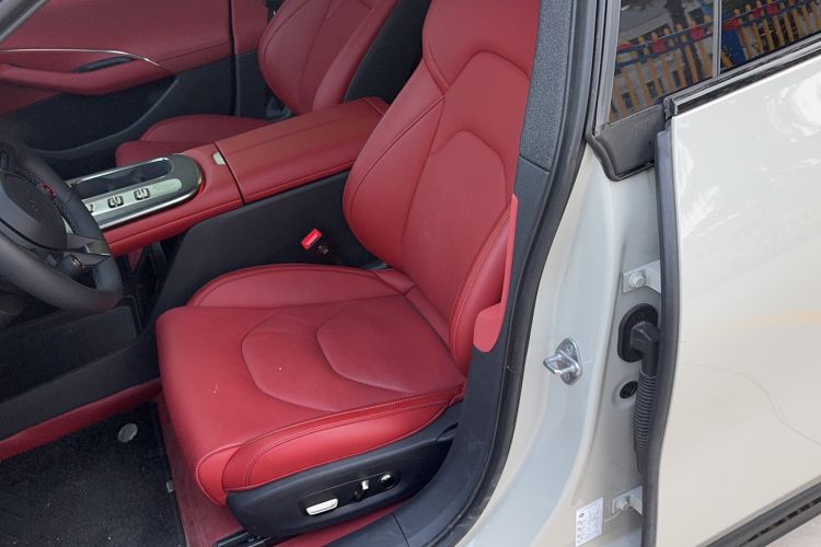 Used  SU7 2024 Rear-Drive Long-Range Intelligent Driving Version
