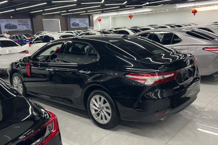 Used Toyota Camry 2021 2.0G Luxury Edition
