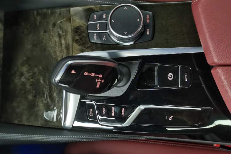 Used BMW 5 Series 2022 Second Facelift 525Li M Sport Package
