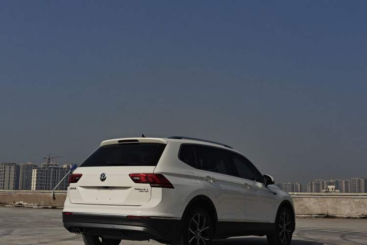 Used Volkswagen Tiguan L 2019 330TSI Automatic Two-Wheel Drive Smart Luxury Version China V Emission Standard