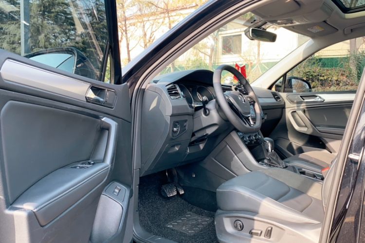 Used Volkswagen Tiguan L 2019 Revised 330TSI Automatic Two-Wheel Drive Smart & Luxury Edition China VI Standard
