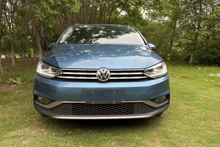 Used Volkswagen Touran 2018 Volkswagen Touran L 280TSI DSG Boundary Edition 7 Seats China VI Standard
