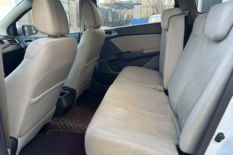 Used Baojun 310W 2017 1.5L Manual Comfort Version China VI Emission Standard