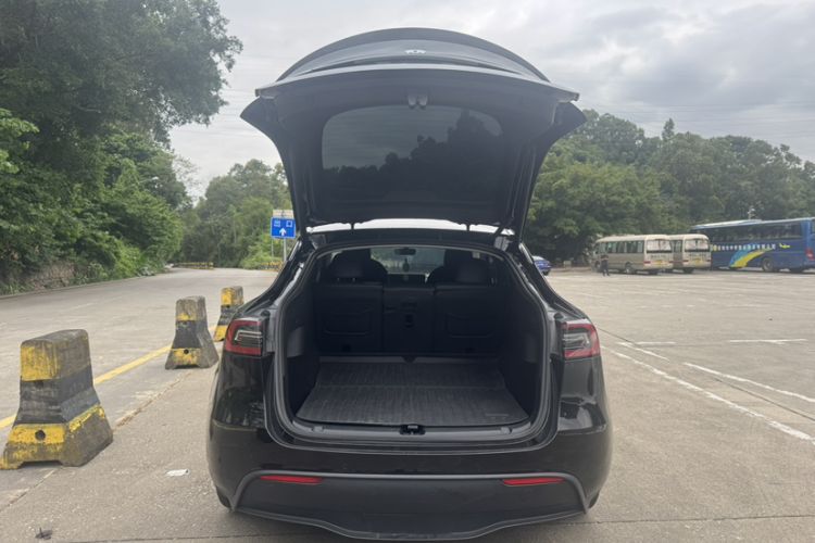 Used Tesla Model Y 2022 Rear-Wheel-Drive Version

