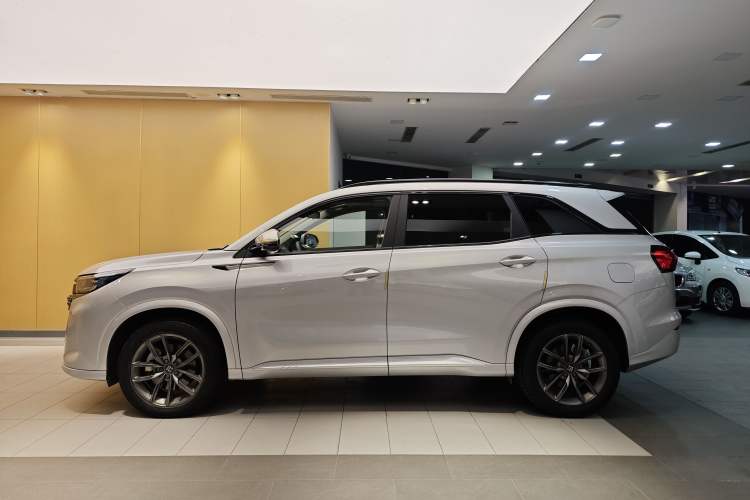 Used  E5 2023 1.5L DE-i 100KM Comfort Edition 7-Seater
