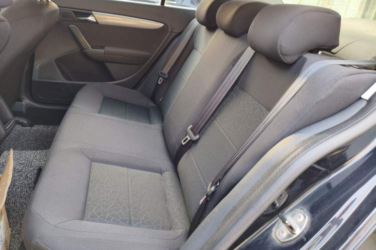 Used Volkswagen Lavida 2013 Revised Classic 1.6L Manual Fashion Edition
