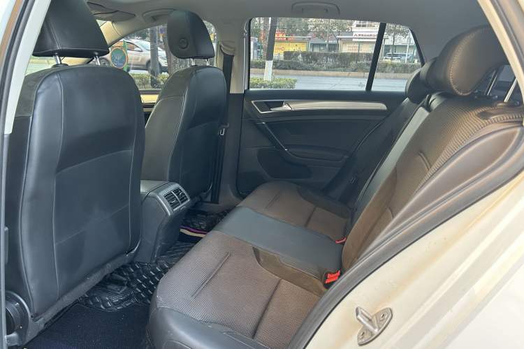 Used Volkswagen Golf 2018 230TSI Automatic Comfort Model
