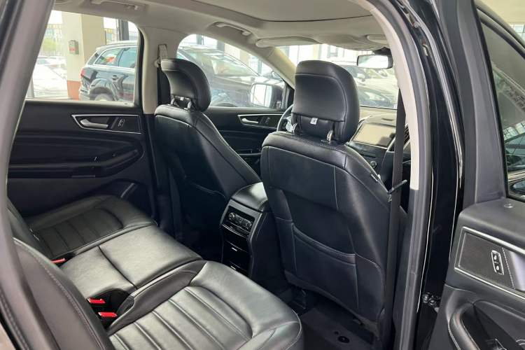 Used Ford Edge 2018 EcoBoost 245 Two-Wheel-Drive Titanium 7-Seater China V Standard