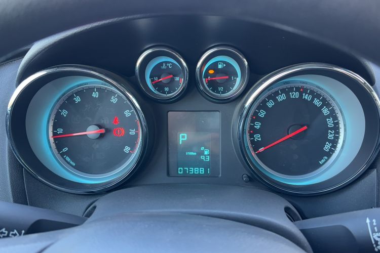 Used Buick GT 2014 XT 1.6L Automatic Fashion Edition
