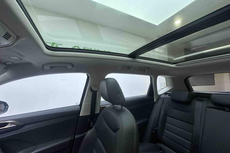 Used Volkswagen Tharu 2022 280TSI Two-Wheel-Drive Luxury Edition