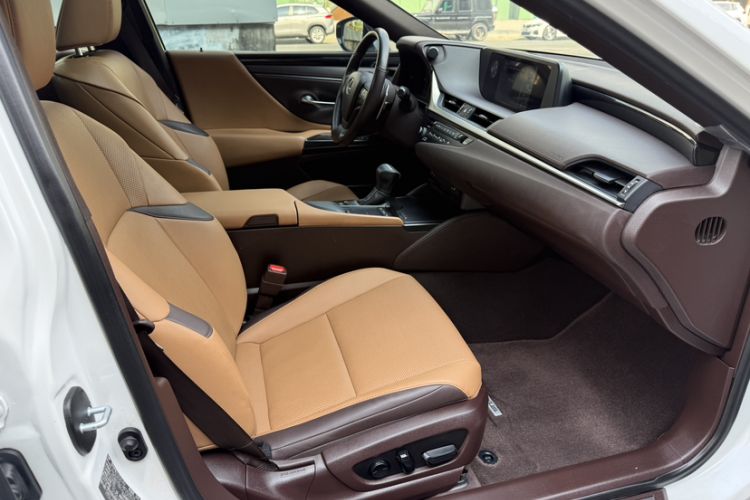 Used Lexus ES 2018 300h Premier Edition China V Standard