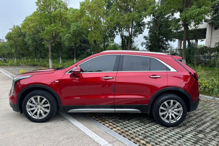 Used Cadillac XT4 2022 28T Two-Wheel-Drive Luxury Version
