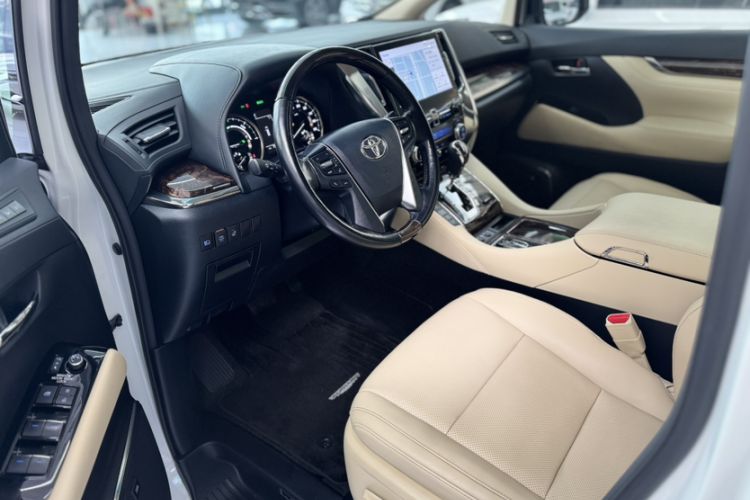 Used Toyota Alphard 2021 Dual-Engine 2.5L Luxury Edition
