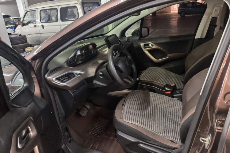 Used Peugeot 2008 2014 1.6L Automatic Fashion Edition
