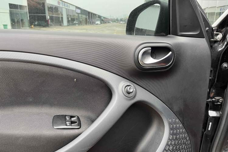 Used  forfour 2016 1.0L 52 kW Passion Edition