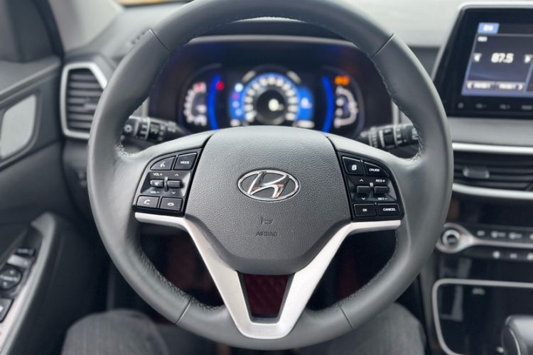 Used Hyundai Tucson 2019 280TGDi Dual-Clutch Two-Wheel Drive Fashion Edition China VI Standard
