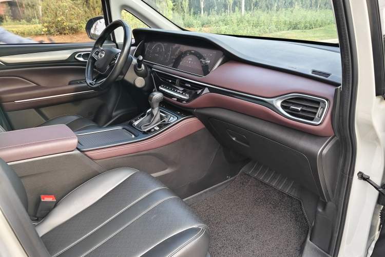 Used GAC Trumpchi M6 2021 PRO 270T DCT Luxury Edition
