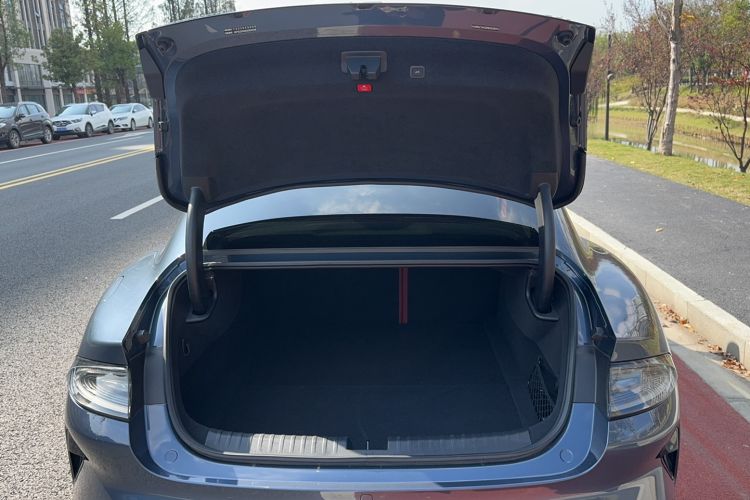 Used  SU7 2024 Rear-Drive Ultra-Long Range Advanced Pro-Level Intelligent Driving Version