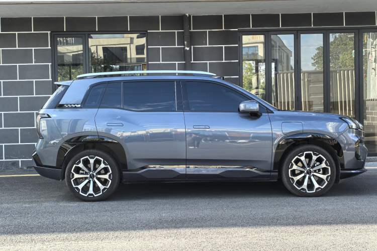 Used AION V 2024 Aion Tyrannosaurus 650 LiDAR Edition
