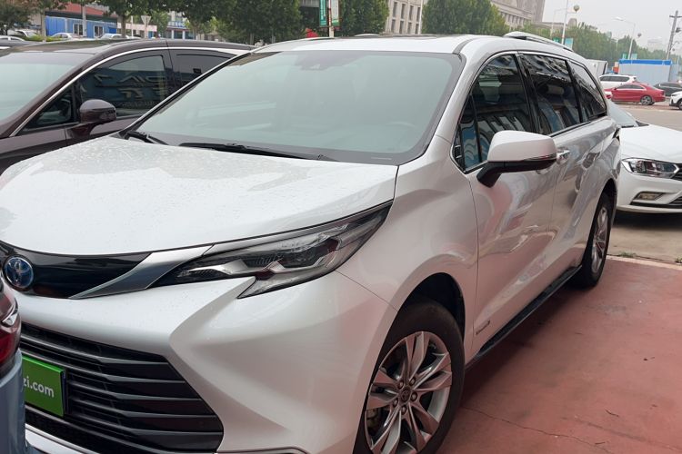 Used Toyota Sienna 2021 2.5L Hybrid Ultimate Edition

