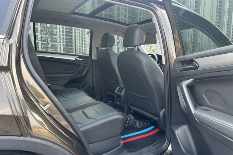 Used Volkswagen Tiguan L 2021 280TSI Automatic Two-Wheel Drive Smart Edition
