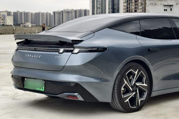 Used Lynk & Co Z10 
