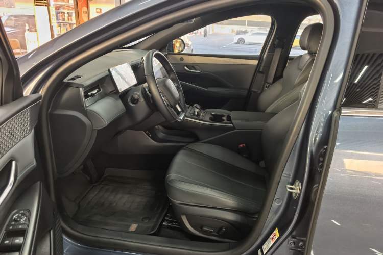 Used BYD Qin PLUS 2025 DM-i Smart Drive 120KM Superior Model