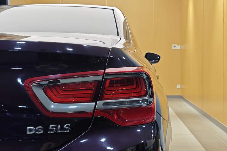 Used  5LS 2016 1.6T Luxury Edition THP160
