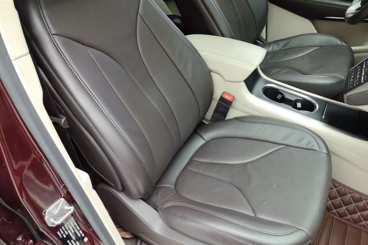 Used Lincoln MKC 2017 2.0T Two-Wheel-Drive Luxury Edition
