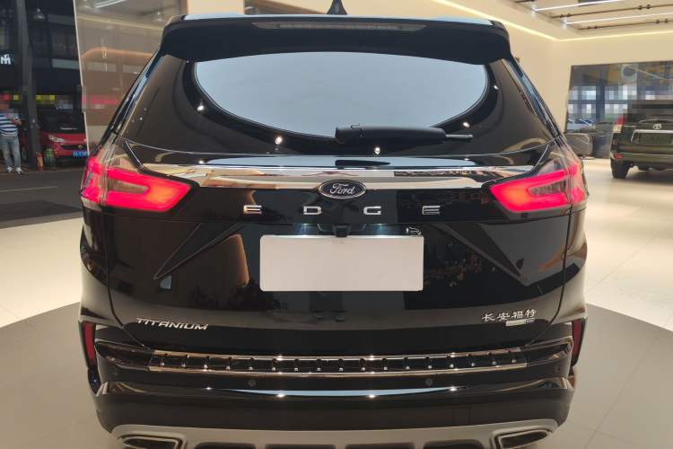 Used Ford Edge 2021 PLUS EcoBoost 245 Two-Wheel-Drive Titanium 7-Seater
