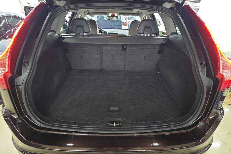 Used Volvo XC60 2017 T5 AWD Smart Upgrade Edition
