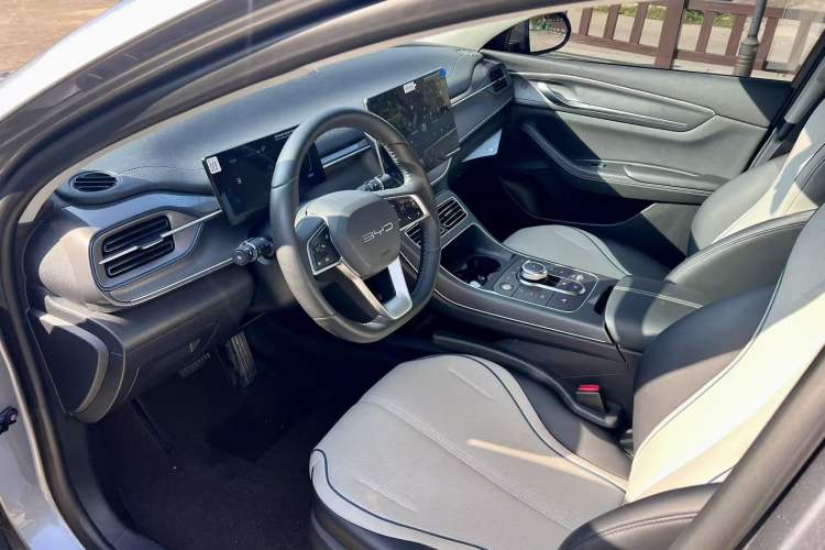 Used BYD Destroyer 05 2024 HONOR Edition DM-i 55KM Luxury Model
