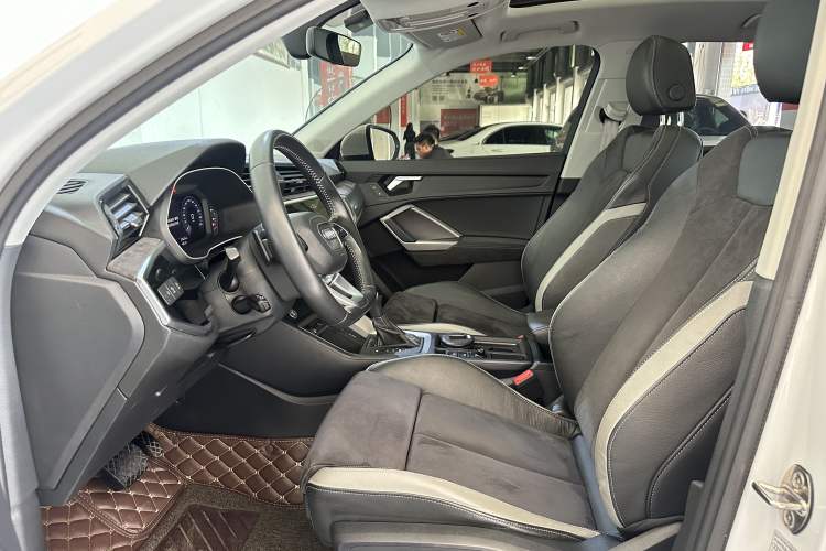 Used Audi Q3 2019 35 TFSI Fashion Dynamic Model