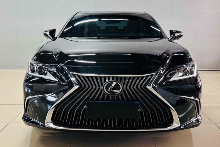 Used Lexus ES 2020 200 Excellence Edition
