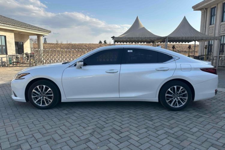 Used Lexus ES 2023 200 Excellence Edition