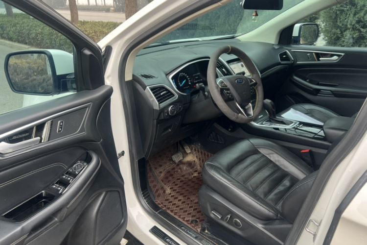 Used Ford Edge 2016 EcoBoost 245 Two-Wheel-Drive Titanium 7-Seater
