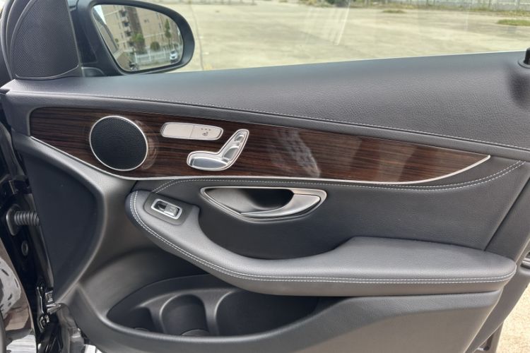 Used Mercedes-Benz GLC 2017 GLC 260 4MATIC Luxury Model
