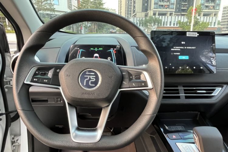 Used BYD Yuan New Energy 2019 EV360 Smart Connect Enjoyment Model
