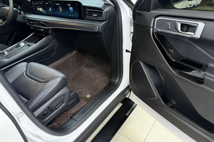 Used Ford Explorer 2024 2.3T EcoBoost All-Wheel Drive Stylish Plus Version 7 Seats