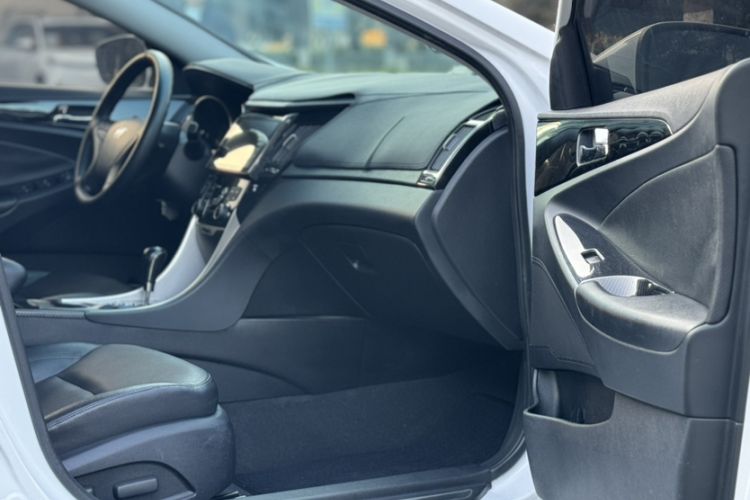 Used Hyundai Sonata 2014 2.0L Automatic Luxury Edition
