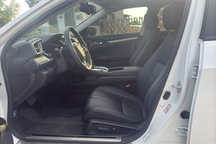 Used Honda Civic 2016 220TURBO CVT Prestige Edition
