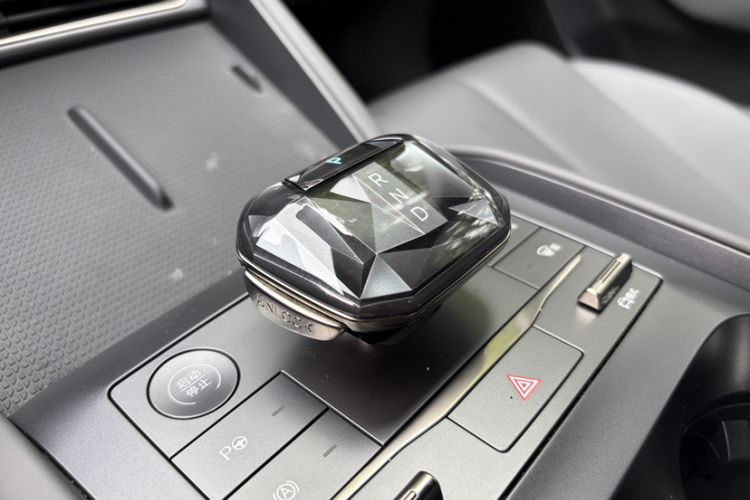 Used BYD Qin L 2025 DM-i Smart Drive 120KM Leading Model
