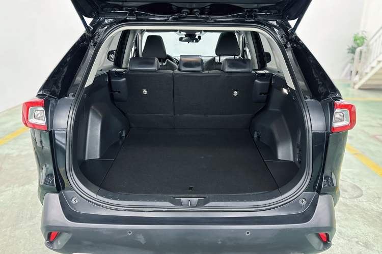 Used Toyota Wildlander 2023 Dual-Motor 2.5L E-CVT Two-Wheel Drive Luxury PLUS Edition
