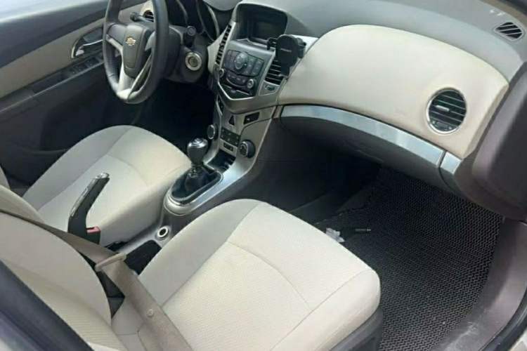 Used Chevrolet Cruze 2015 1.5L Classic SL MT
