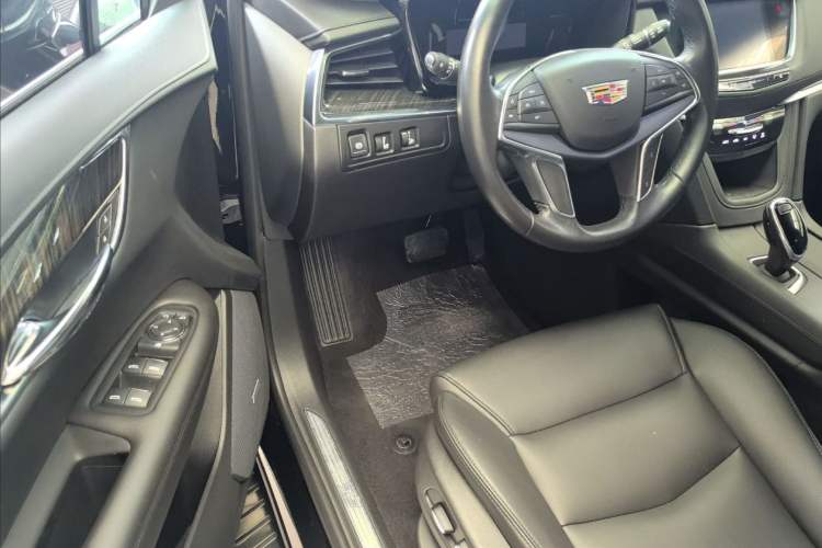 Used Cadillac XT5 2018 25T Tech Model
