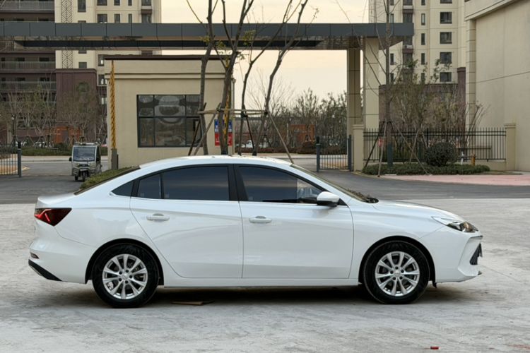 Used Roewe i5 2023 1.5L CVT Luxury Edition
