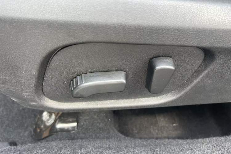 Used Subaru Forester 2018 2.0i Fashion Navigation Edition
