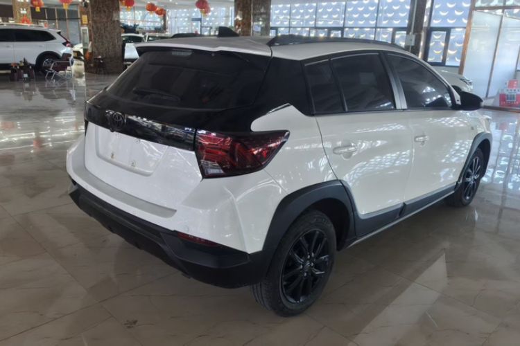 Used Toyota YARiS L 2021 X-Trail 1.5L CVT Luxury Edition
